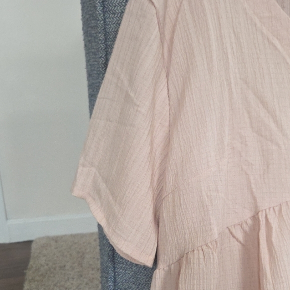 Peach V-Neck Ruffle Dress - Picture 5 of 6